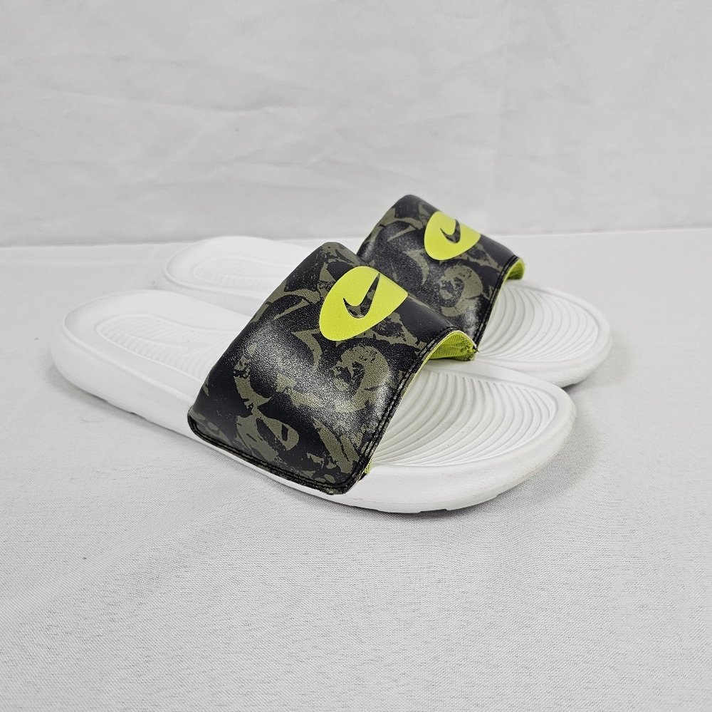 Nike Slide Women’s Size 9 Green Black White Slip On Slides CN9676-201
